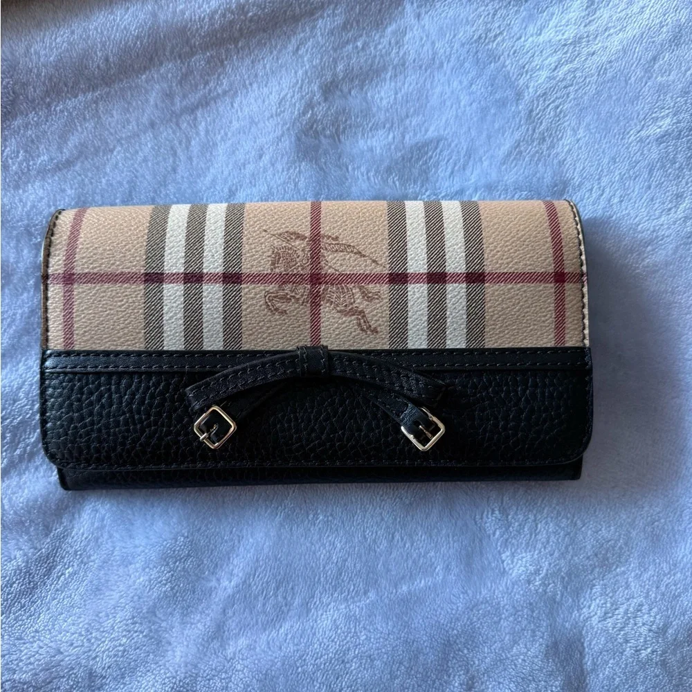Burberry Beige and Black Plaid Wallet - Picture 2 of 16